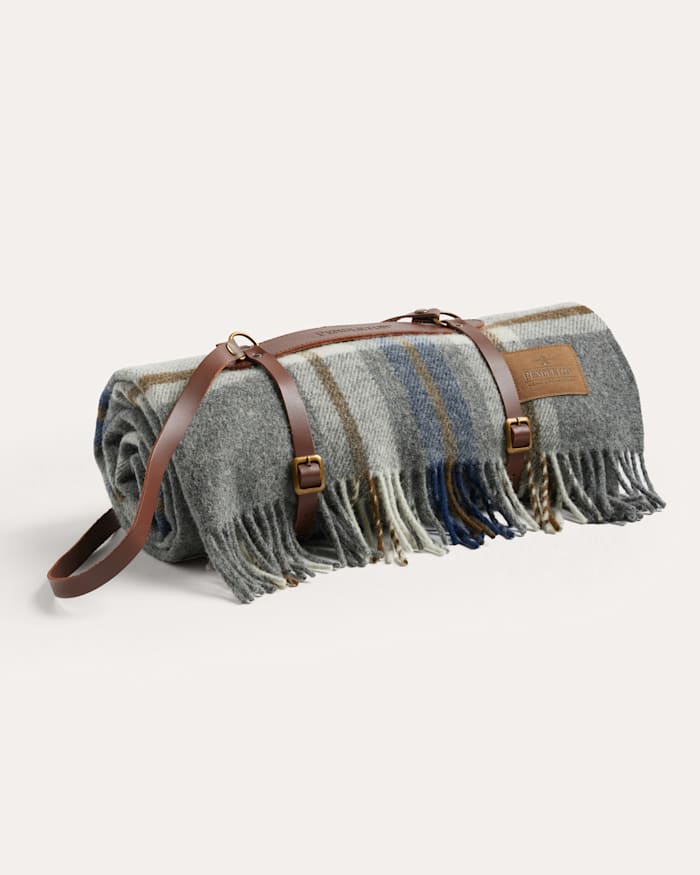 MOTOR ROBE THROW WITH LEATHER CARRIER